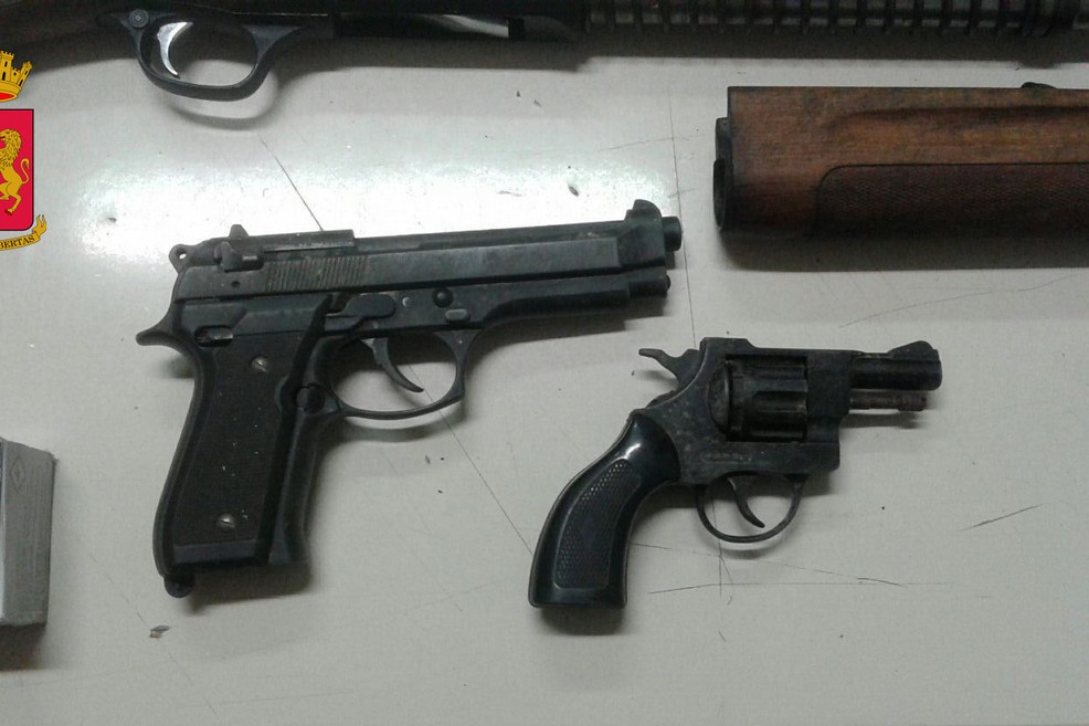 Armi sequestrate dalla Polizia di Stato