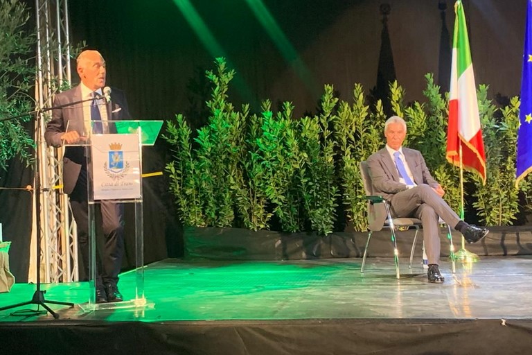 Magna Grecia awards: premiato il vice capo della Polizia Vittorio Rizzi