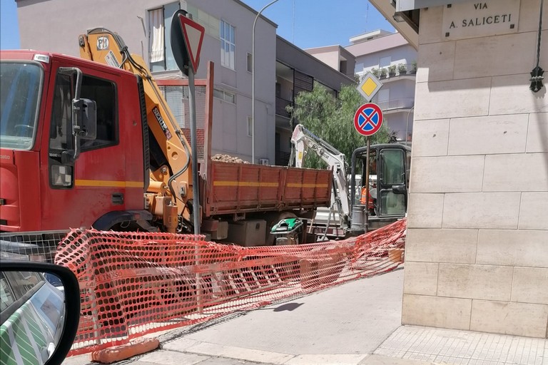 lavori AQP in viale Venezia Giulia via Saliceti