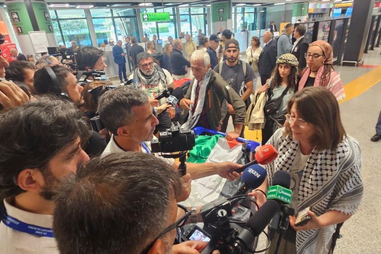 Torna in Italia l'attivista andriese Sara Suriano