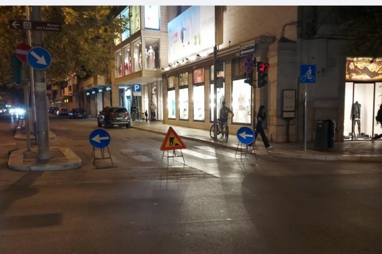 Chiusura temporanea al traffico su via Firenze, lavori urgenti