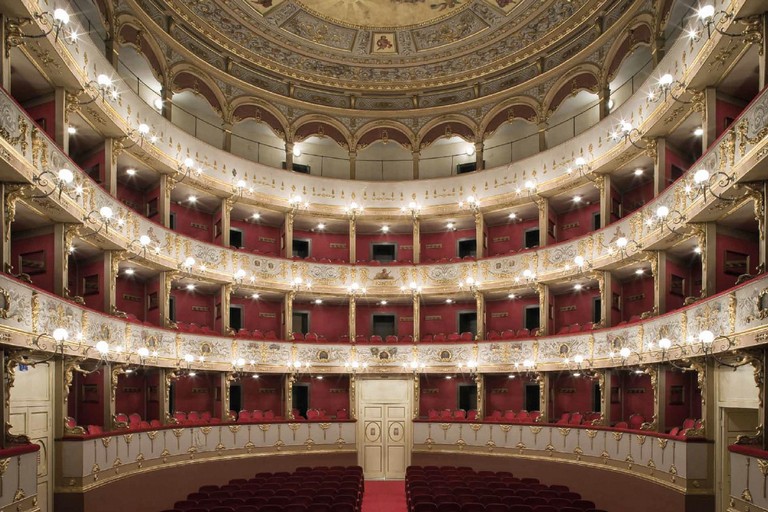 Teatro Curci, Barletta