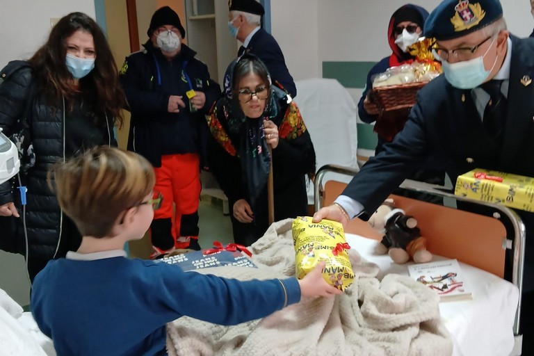 Consegnati nuovi giocattoli per i bambini ricoverati presso il reparto pediatrico del "Bonomo"