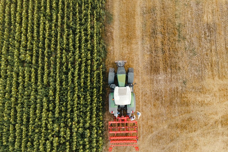 Muore in campagna a Andria, inutili i soccorsi per un operaio agricolo