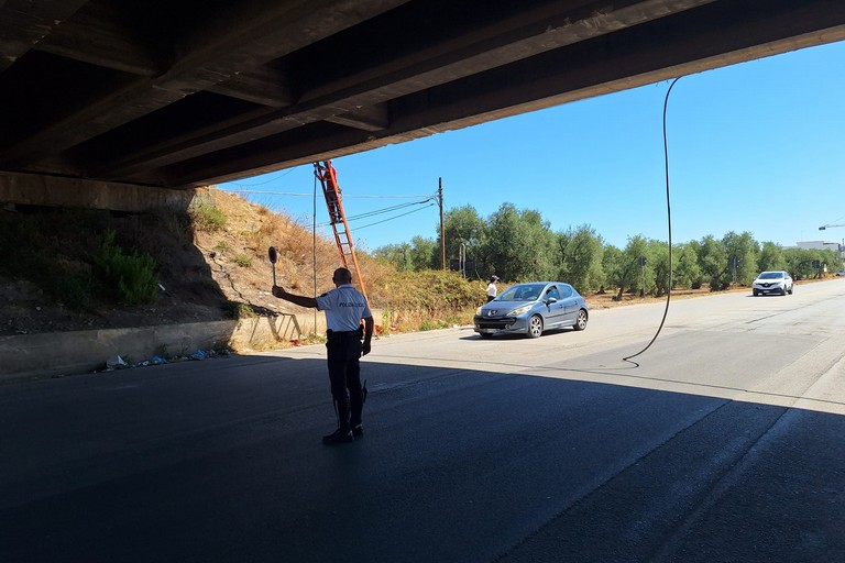 tranciato cavo della Telecom in via Bisceglie