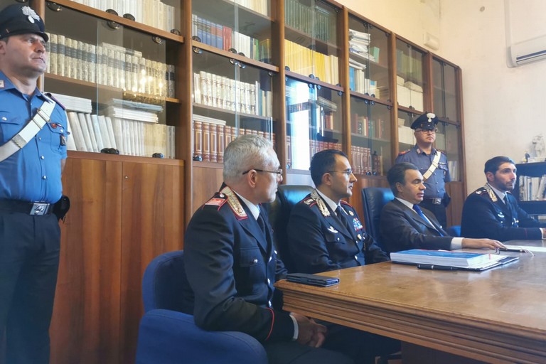 conferenza stampa operazione CC Trani