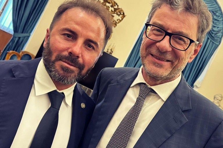 Antonio Ernesto con il ministro Giancarlo Giorgetti