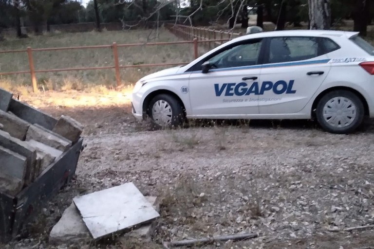 Furto di antiche chianche da una masseria di Andria sventato dalla Vegapol