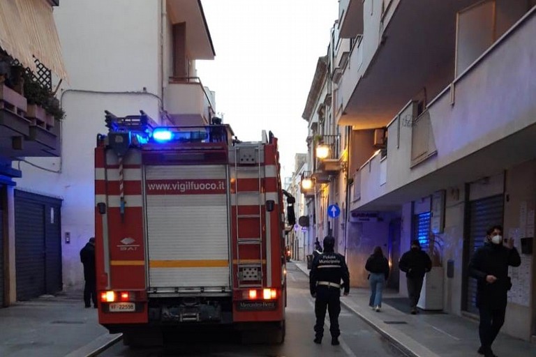 piccolo incendio in via Cavallotti