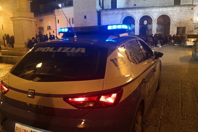 Volante della Polizia di Stato