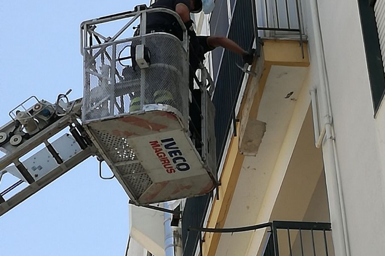 Intonaco da palazzina via Polignano a Mare