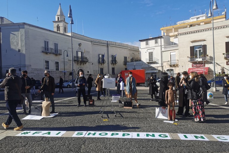 Flash mob di Confesercenti Andria in Piazza Catuma