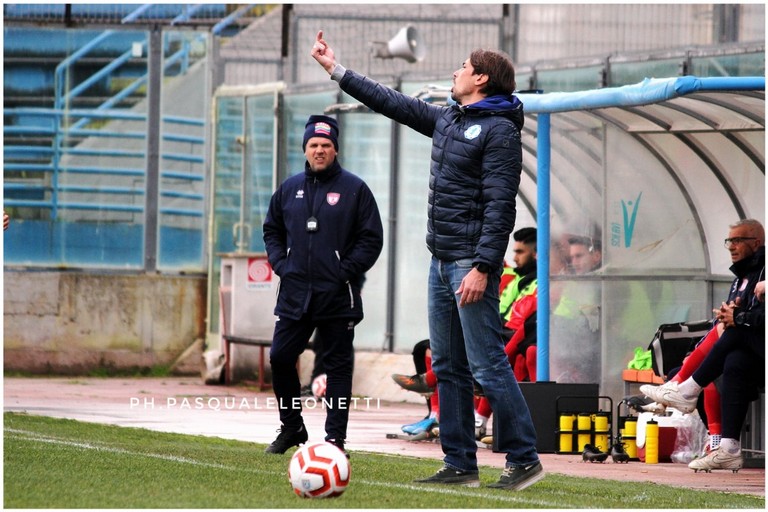 Luigi Panarelli, allenatore Fidelis Andria. <span>Foto Pasquale Leonetti</span>