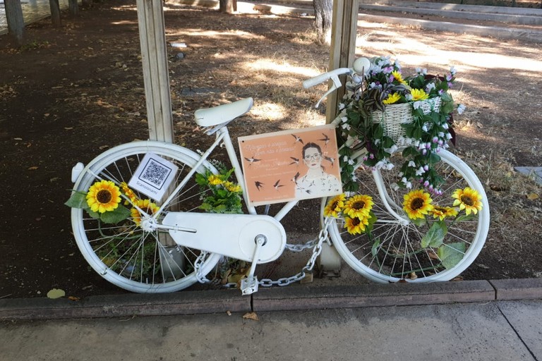 La ghost bike dedicata a Patrizia Paradiso