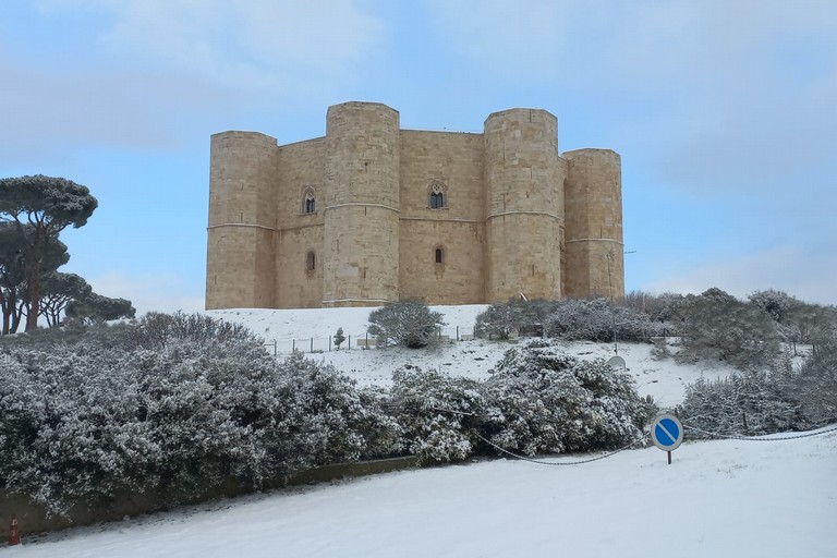 Castel del Monte con la neve