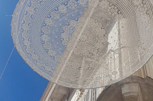 Mandala al vento nel cuore del centro storico di Andria