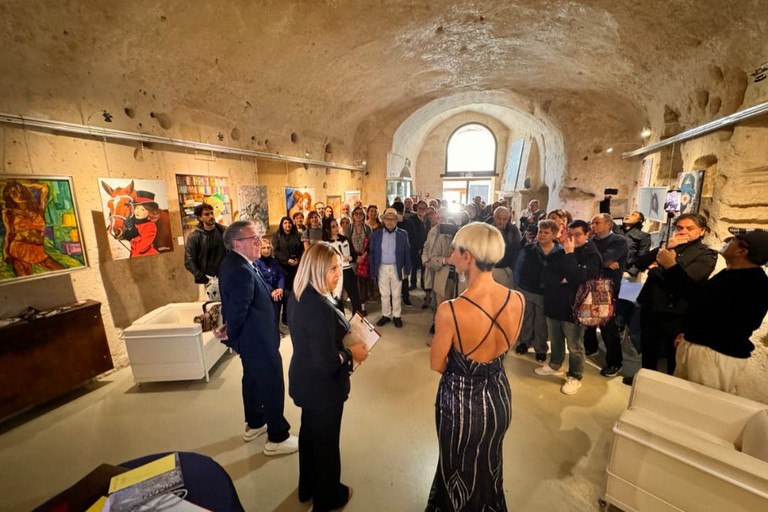 La mostra 'Human' di Matera: un successo per l'artistaMartha Lucila Lian Suarez