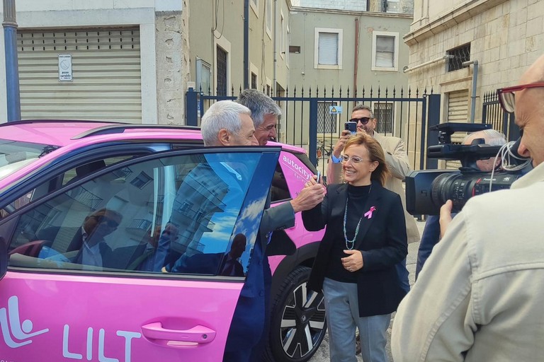 Ottobre Rosa a Andria: la prevenzione viaggia su quattro ruote con LILT e la Sindaca Bruno