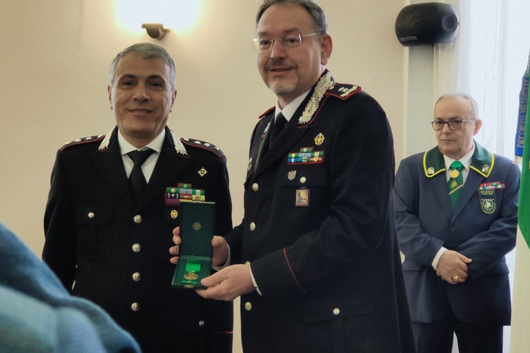 Al Capitano dei Carabinieri Pietro Zona la medaglia Mauriziana